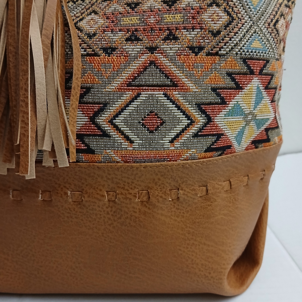 Tan Aztec-Pattern Tote with Tassel - Picture 5 of 7